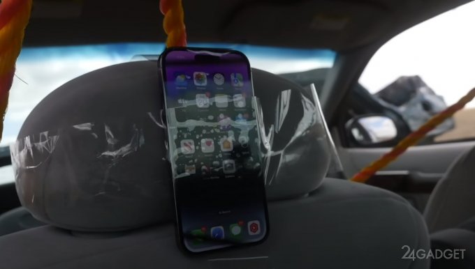 Испытатели разбили машину, чтобы проверить iPhone 14