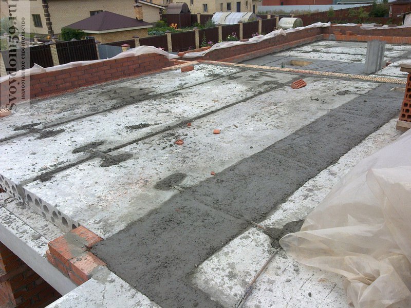 монолитнный проём между плитами. монолитная плита перекрытия ф10. перекрытие между плит. перекрытие между плит. межэтажное жби перекрытие.