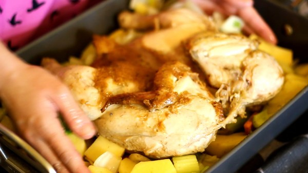 «Пьяная курица» с овощами курицу, овощи, перчим, сторон, маслом, отправляем, чтобы, минут, духовки, солим, подсолнечным, Представители, сухим, вином, укладываем, фольгой, духовку, затем, поливаем, красным