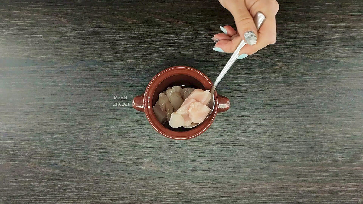  Курица это такой продукт, который сложно испортить, как ни приготовь всегда будет вкусно, хоть пожарить, хоть запечь, сделать шашлык.-2