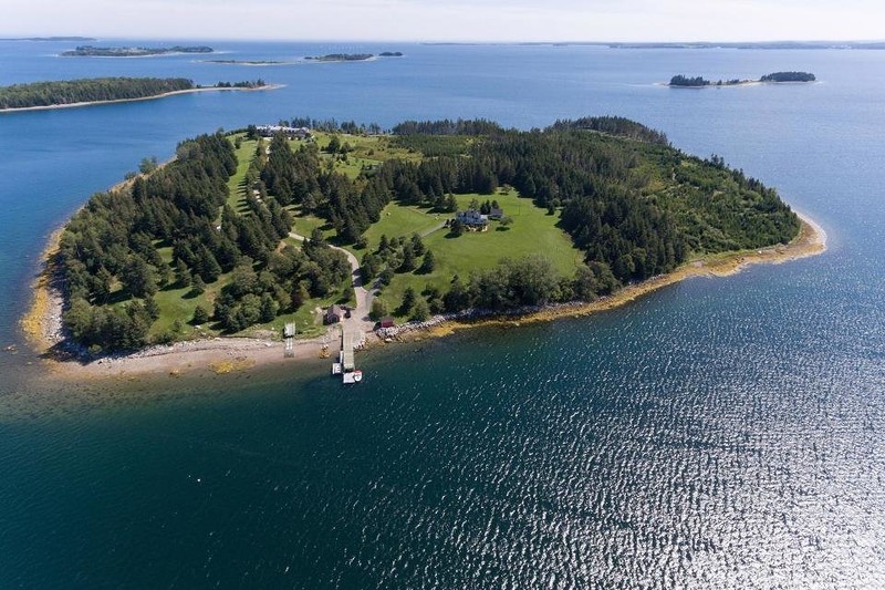 Остров и особняк в Канаде за 7 миллионов долларов