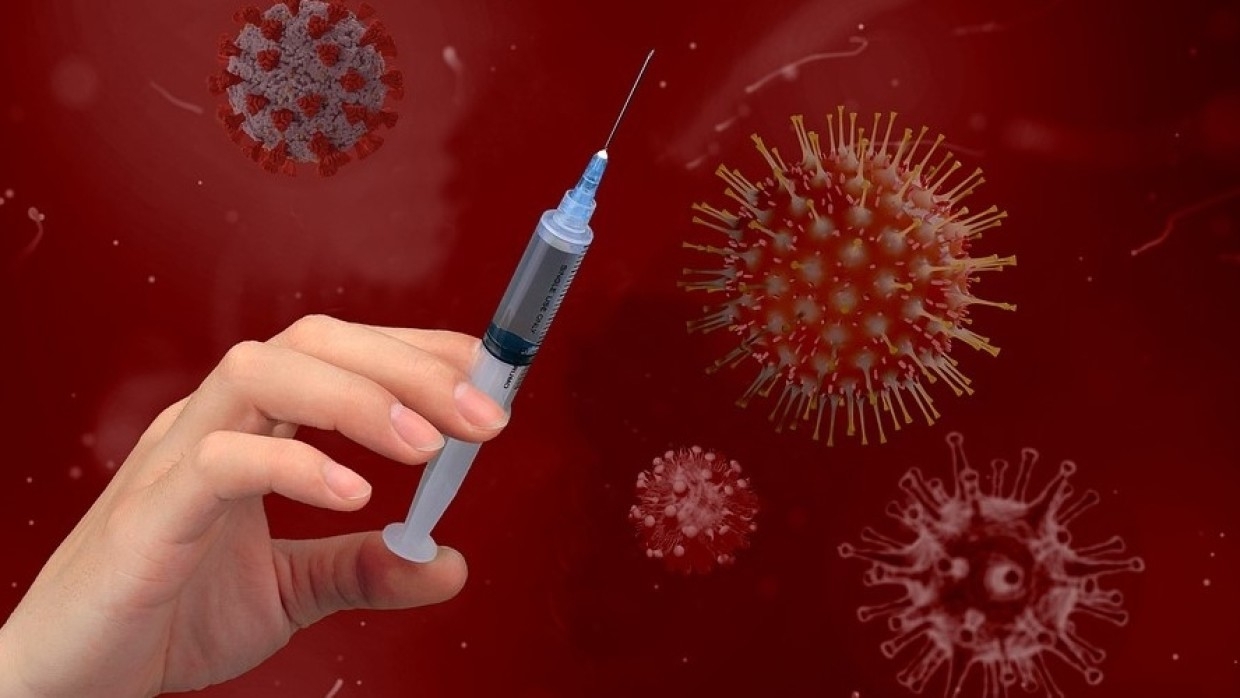 Более пяти тысяч волонтеров присоединились к акции «Помощники вакцинации» в Москве