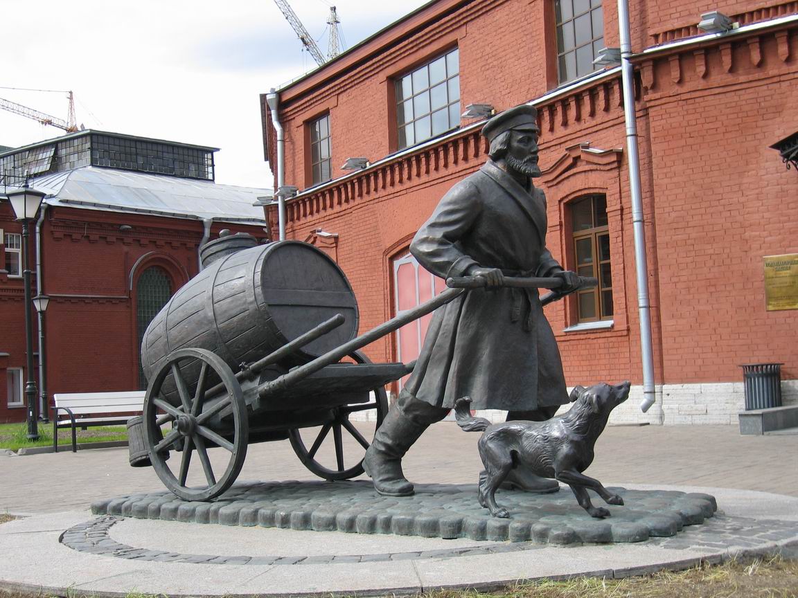 Водовоз санкт петербург. Памятник водовозу в Санкт-Петербурге. Памятник водовозу в Петербурге. Памятник водовозу Шпалерная. Памятник петербургскому водовозу.