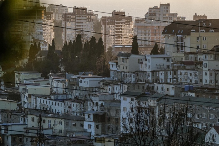 История обычных гаражей в Сочи, которые превратись в доходные многоэтажные дома