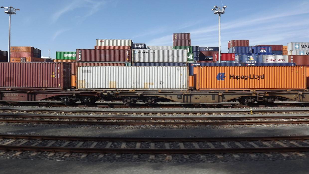 РЖД намерена нарастить транзитные перевозки до 4 млн контейнеров к 2027 году