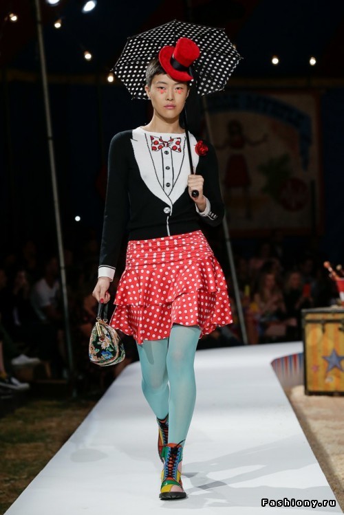 Moschino Круизная коллекция 2019 Moschino Круизная коллекция 2019