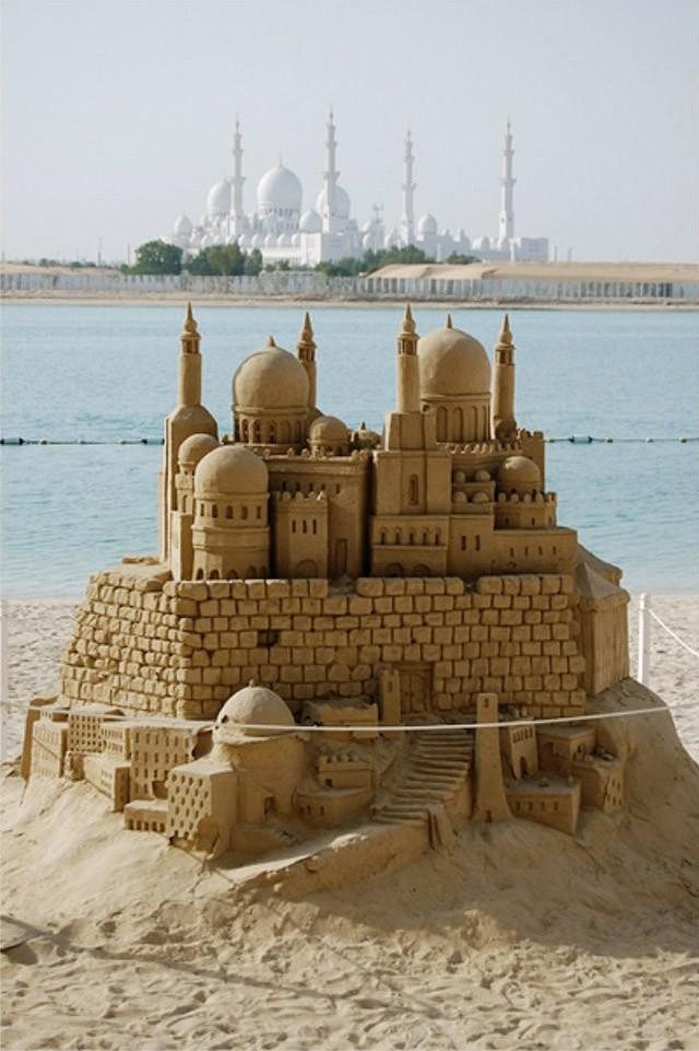 Поражающие воображение замки из песка