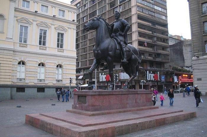 Виртуальная прогулка по столице Чили Сантьяго, кладбище, посещения, Педро, Вальдивии, история, можно, Испании, столицы, удалось, почти, СантаЛусии, ведут, губернатора, тысячи, индейцев, могилы, раскинулась, основателя, ЛаМонеда