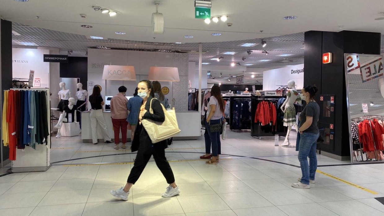 Жители России стали больше тратить на одежду и обувь в пандемию