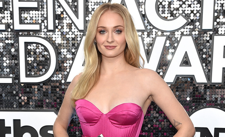 Звезда "Игры Престолов" Софи Тернер подтвердила имя дочери необычным способом