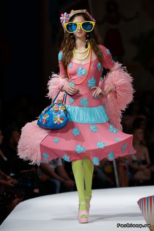 Moschino Круизная коллекция 2019 Moschino Круизная коллекция 2019