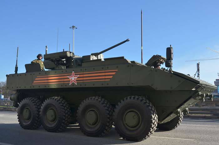 Какие танки лучше, колёсные или гусеничные? Какие танки лучше, колёсные или гусеничные? оружие