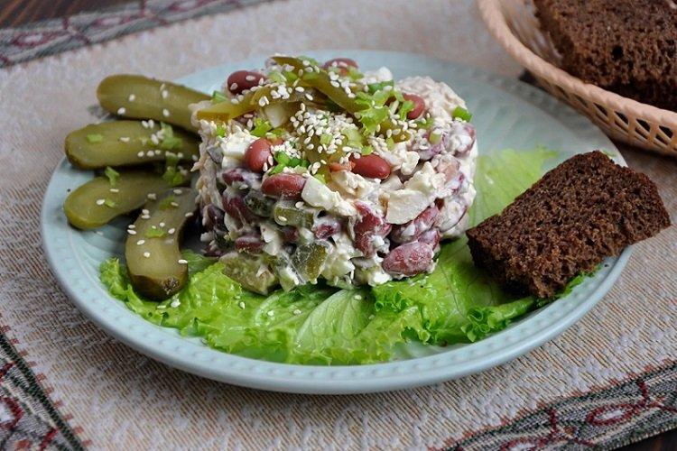 20 самых вкусных салатов с курицей и фасолью