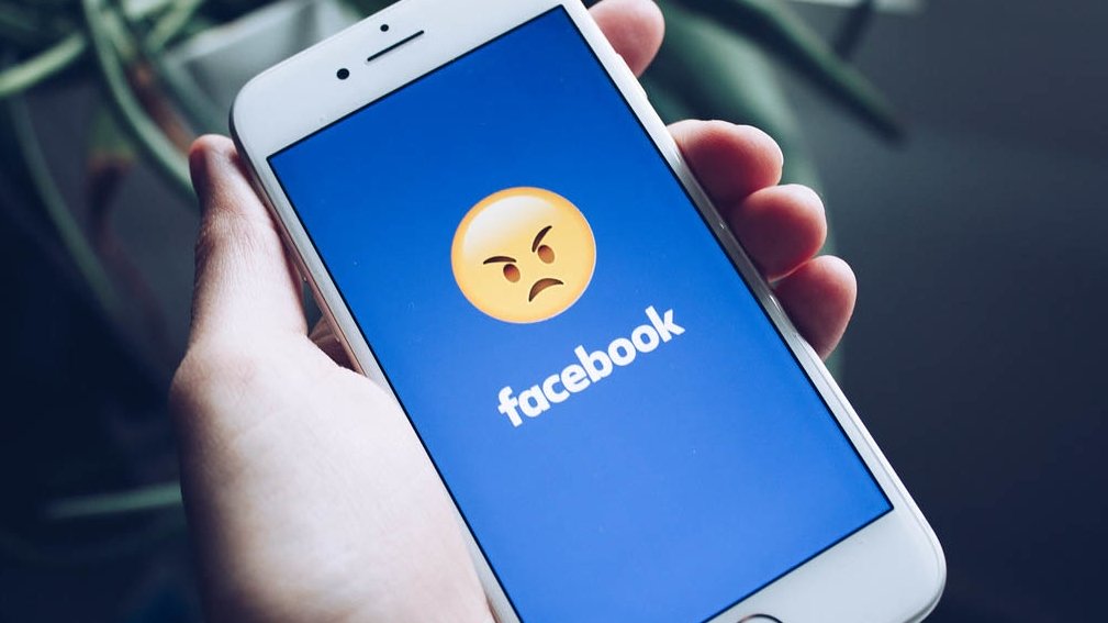 Эксперт назвал возможные причины сбоя в работе Facebook, Instagram и WhatsApp