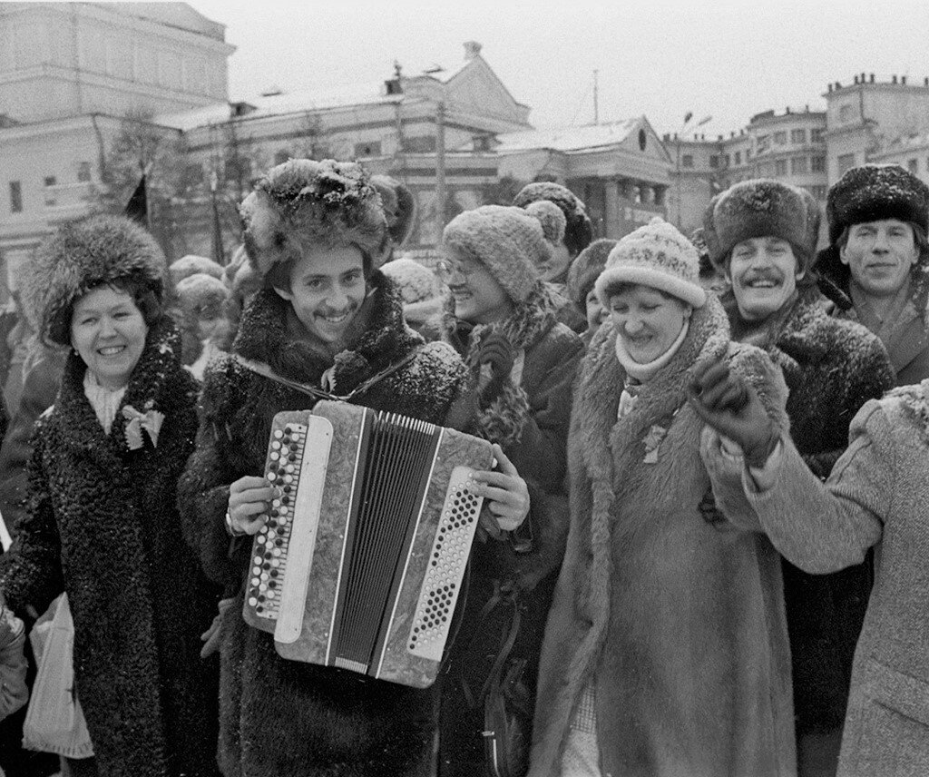 Почему в СССР были уверены в завтрашнем дне. завтра, уверены, который, всегда, сомневаюсь, более, подскочат, новости, проблемы, сторонник, хватает, времени, могут, свободы, вроде, стало, большеВыводКак, виновато, течениесистема, государствоСкорее