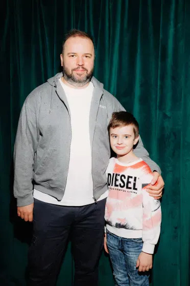 Агата Муцениеце с мужем Петром Дрангой и Фёдор Бондарчук с сыном (после новости о разводе) на премьере мультфильма 