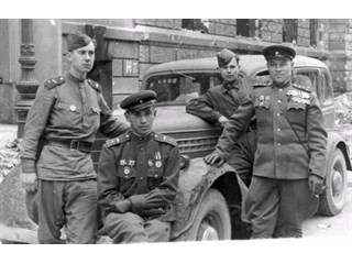 Почему в разгар войны в 1943 году Красная Армия переоделась в новую форму