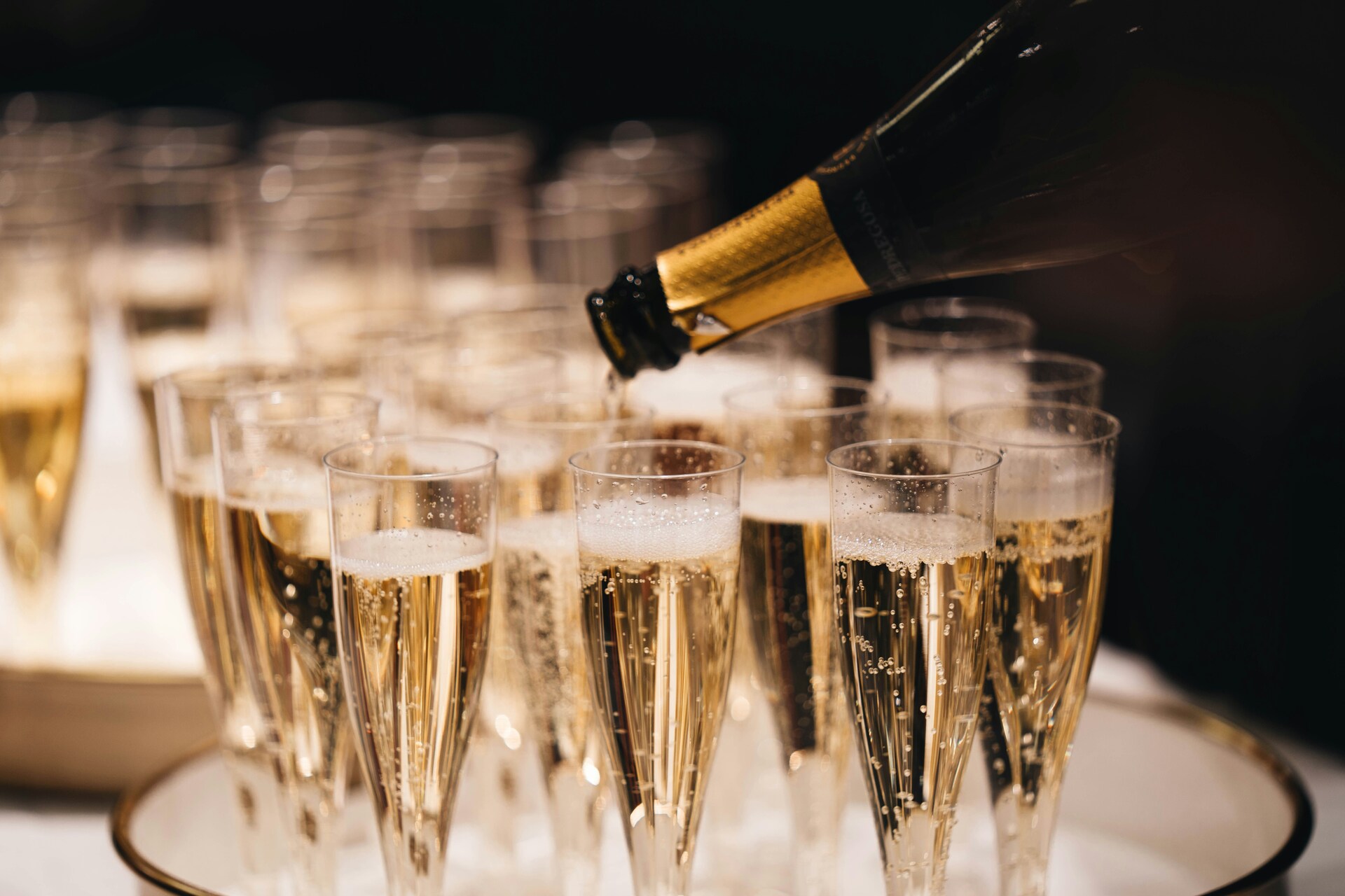 Шампанское из коллекции миллиардера будет продано на аукционе Sotheby's