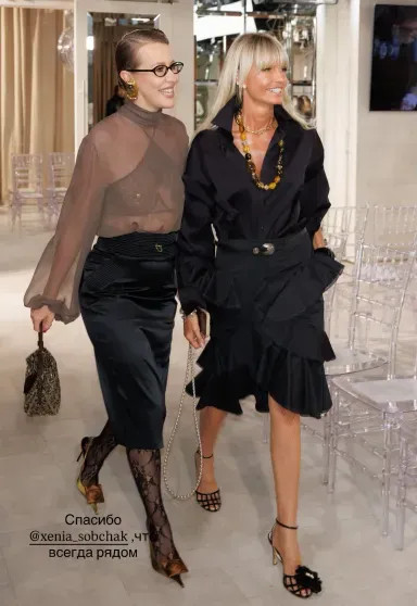 Ксения Собчак, жена главы Газпромбанка Даша Попова и Марика Абдразакова посетили показ Яны Расковаловой коллекции, Собчак, новой, Ксения, Марика, YanaПоказ, Абдразакова, Расковалова, Анастасия, Дарина, Попова, Ракель, Першкова, посетили, Расковаловой, послужили, творчество, Джоплин, Бурдена, звучание