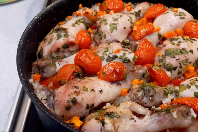 Курица с рисом в духовке: быстрое блюдо для ужина