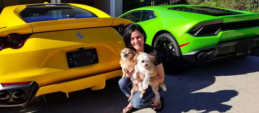 Американка попала в 26 аварий и разбила десятки машин, но не по ее вине