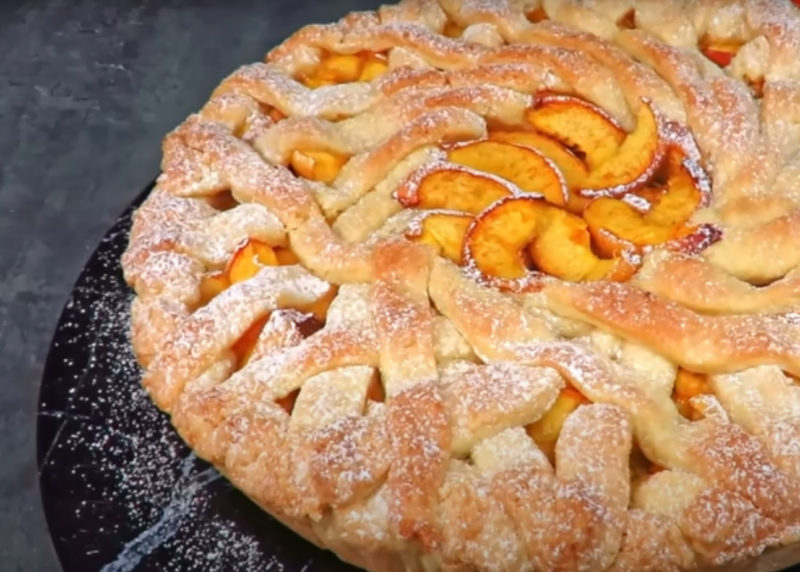 Невероятно ароматный и очень красивый персиковый пирог — обязательный десерт для этого лета теста, пирог, сливочное, приготовления, полосы, соедините, ванили, выложите, центр, масло, чтобы, формы, ингредиенты, несколько, миске, персиками, персиков, часть, круглую, столовую