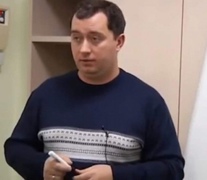 porno-devushki-video-gimnastika-dlya-shei-doktora-shishonina