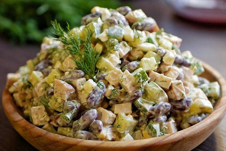 20 самых вкусных салатов с курицей и фасолью фасоли, перец, консервированной, Салат, молотый, курицы, салат, фасолью, вареной, фасоль, масла, понадобится 200, курицу, посоли, промой, поперчи, Смешай, черный, салата, добавь