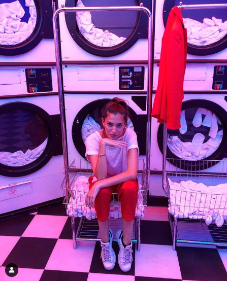 Девушка два месяца носила один костюм интересное,одежда,шоппинг