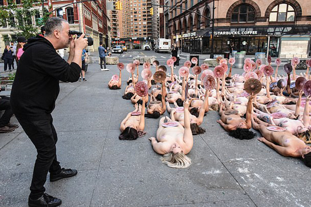 Обнаженные модели устроили акцию в знак протеста против цензуры в соцсетях wethenipple,Новости красоты