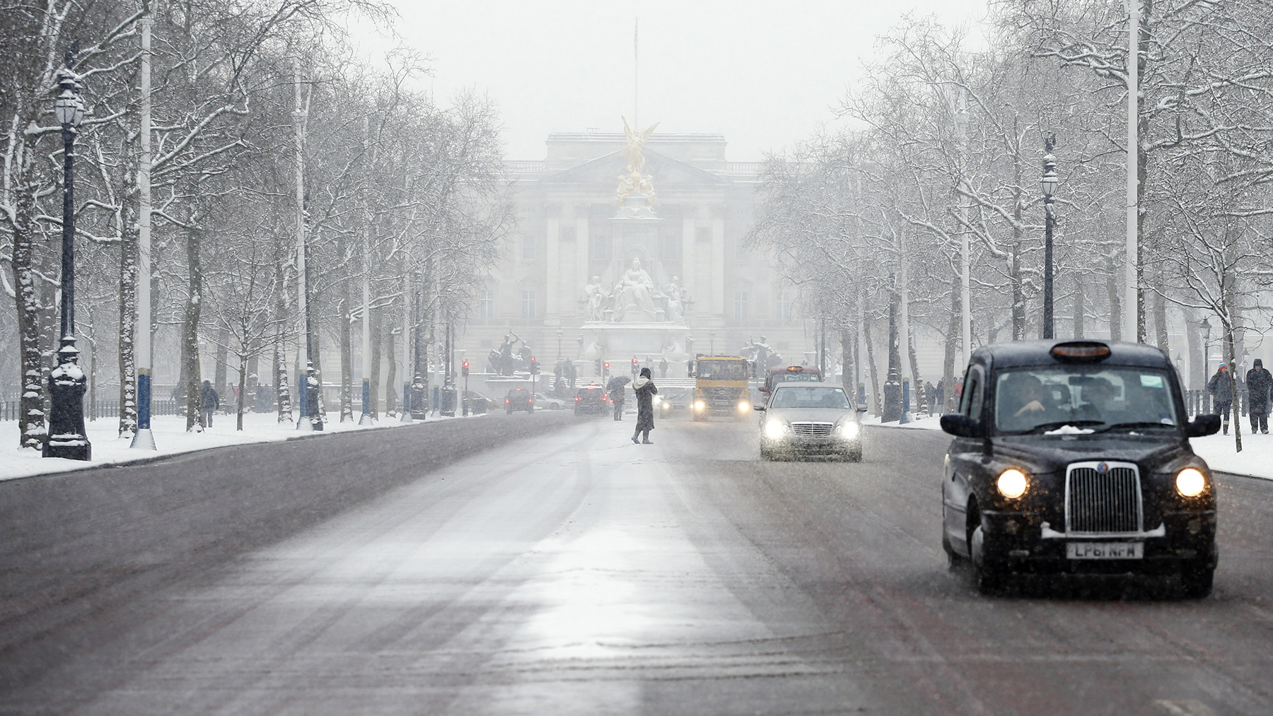 Winter feelings. Дорога по Лондону зимой.