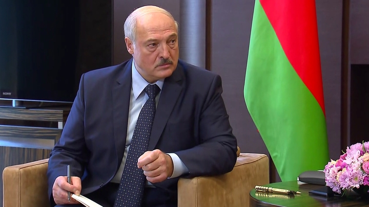 Уцепились в нас железобетонно: Лукашенко раскрыл детали двухчасового разговора с Путиным