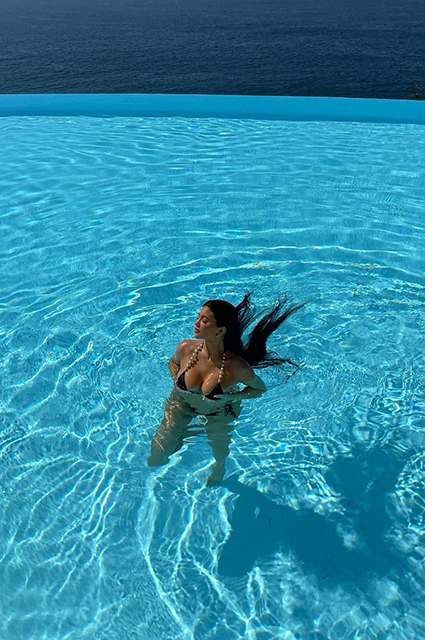 Сестры Кайли и Кендалл Дженнер отдыхают в Мексике Экстерьер