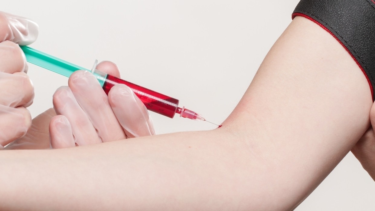 Предприниматели и профсоюзы предложили ввести обязательную вакцинацию в России