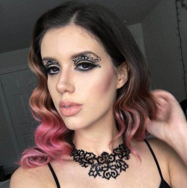 Астанавитесь: самые странные beauty-тренды, о которых лучше не вспоминать Астанавитесь: самые странные beauty-тренды, о которых лучше не вспоминать Beauty-тренды