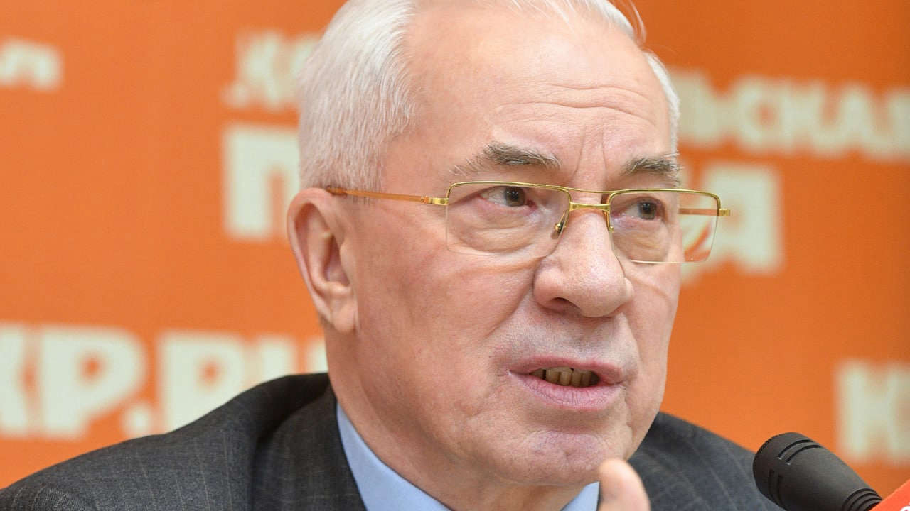 Бывший премьер Украины Азаров: супруга задержанного Медведчука находится в России