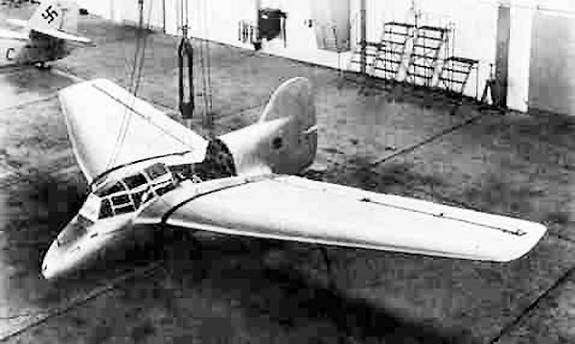 Боевые самолеты. Наглый, быстрый, бесполезный Боевые самолеты. Наглый, быстрый, бесполезный ввс