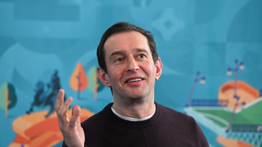 «Сложилась традиция после матча передавать капитанскую повязку детям»: Сорокин рассказал о социальных проектах оргкомитета Евро-2020 Спорт