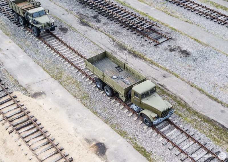 Как по рельсам. Буквально. Автомобили на железнодорожном ходу Как по рельсам. Буквально. Автомобили на железнодорожном ходу