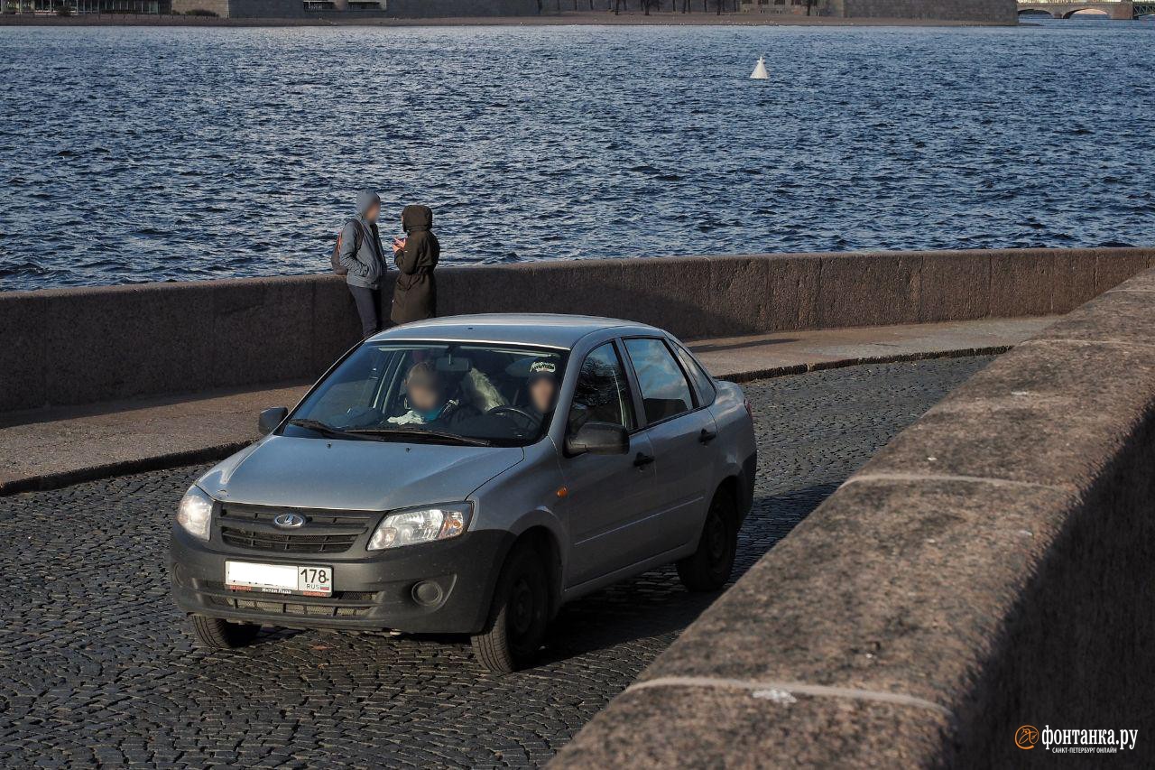 Автомобиль пока