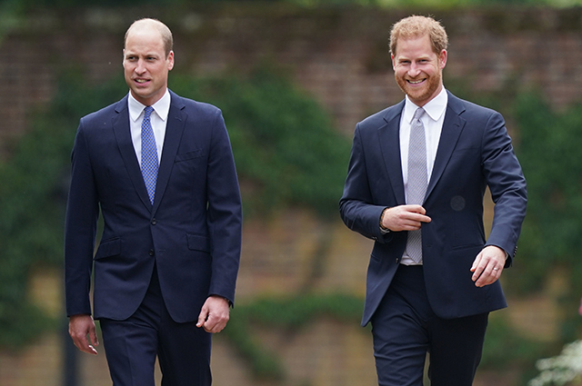 Принц Уильям и принц Гарри открыли памятник принцессе Диане в Лондоне