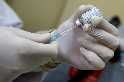 Великобритания сообщила о десятках случаях тромбоза после вакцинации AstraZeneca