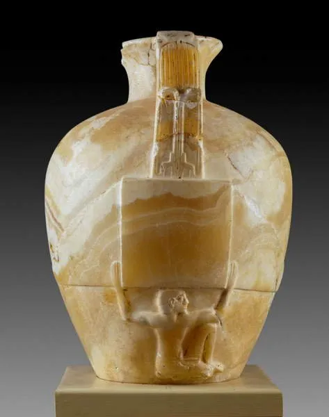 Эта алебастровая ваза связана с праздником Хеб Сед, во время которого обновлялись силы царя Джосера