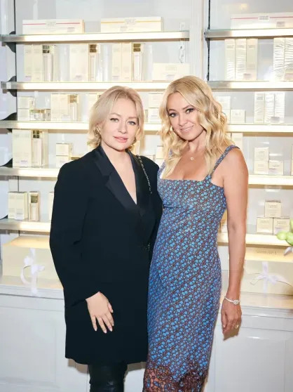 Полина Аскери, гендиректор ГУМа Теймураз Гугуберидзе и Константин Андрикопулос на открытии бьюти-корнера Яны Рудковской: новые фото Рудковская, Шелягова, РудковскаяЕкатерина, Полина, Екатерина, Андрикопулос, Лисовец, супругой, Сабуренкова, Ольгой, Барановская, Медведева, РудковскаяВиктория, Алексеева, Полетаева, посетили, Достман, бренда, Филин, Ермак