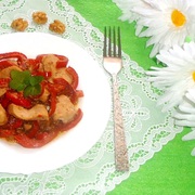 Пикантная курочка с грецкими орехами