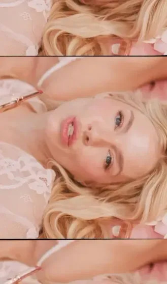 Сиенна Миллер в кружевном белье для рекламы косметики