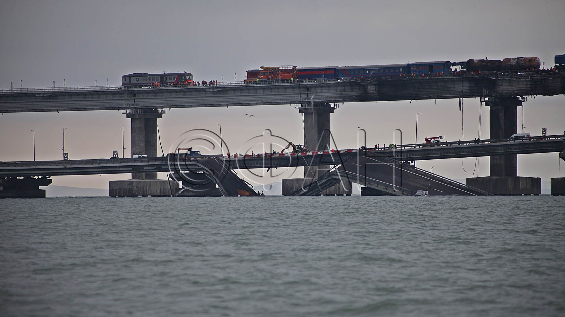 Путин: взрывчатку для теракта на Крымском мосту могли доставить морским путем Происшествия