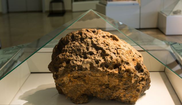 cheleabinsk-meteorit-2.JPG