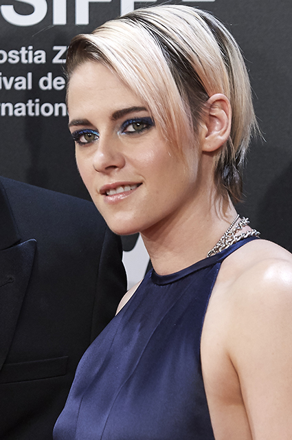 Рок и гламур: два новых образа Кристен Стюарт на Сан-Себастьянском кинофестивале Рок и гламур: два новых образа Кристен Стюарт на Сан-Себастьянском кинофестивале Звездный стиль