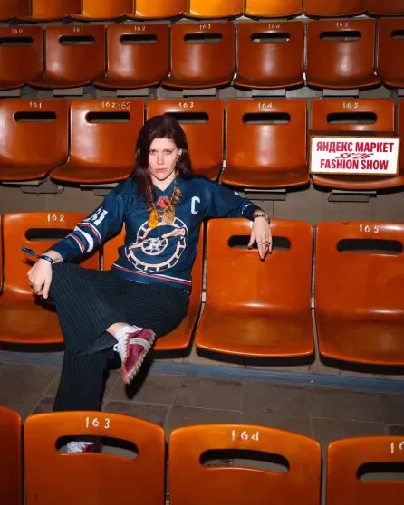 Анастасия Решетова (с новой стрижкой), Елена Перминова, Карина Истомина, Катя IOWA посетили показ 